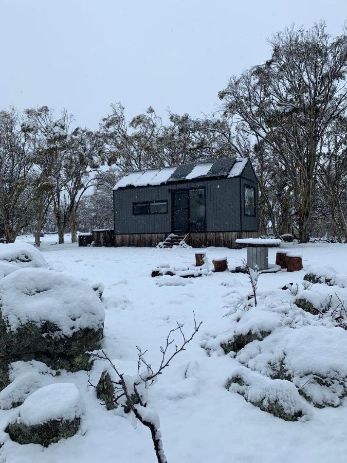 Big Yard Escapes - Two Off-Grid Tiny Houses On The Mowamba River Джиндабайн Экстерьер фото