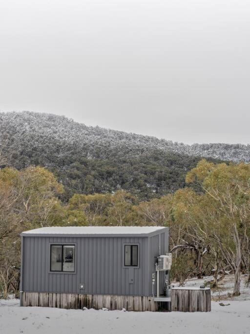 Big Yard Escapes - Two Off-Grid Tiny Houses On The Mowamba River Джиндабайн Экстерьер фото