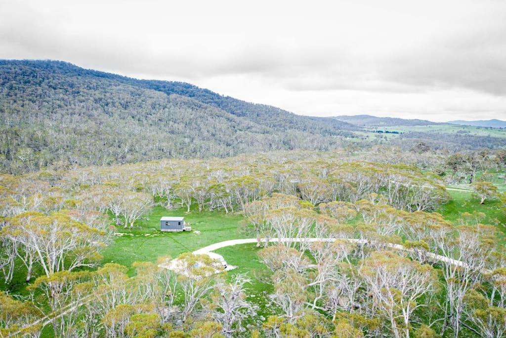 Big Yard Escapes - Two Off-Grid Tiny Houses On The Mowamba River Джиндабайн Экстерьер фото
