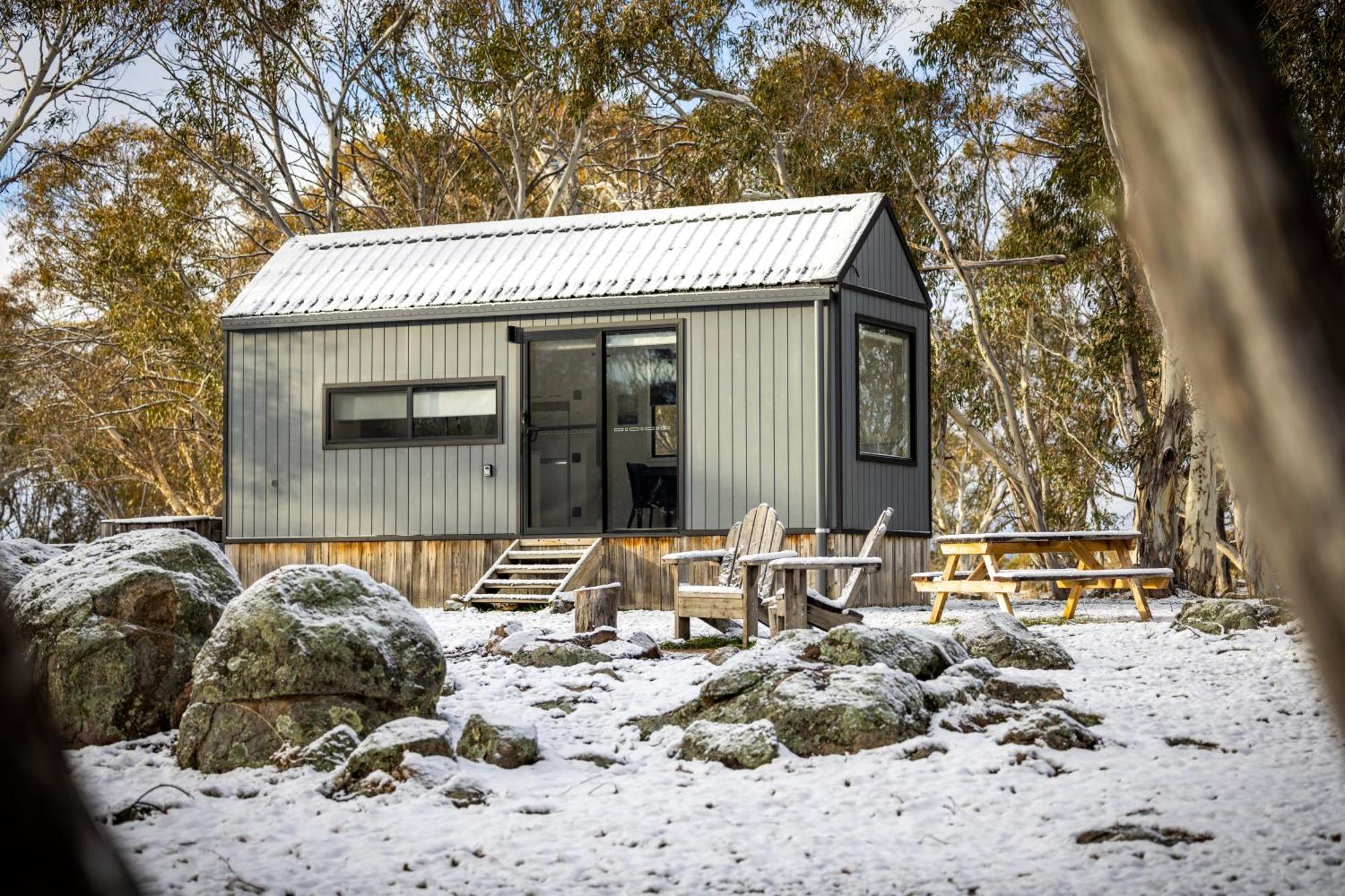 Big Yard Escapes - Two Off-Grid Tiny Houses On The Mowamba River Джиндабайн Экстерьер фото
